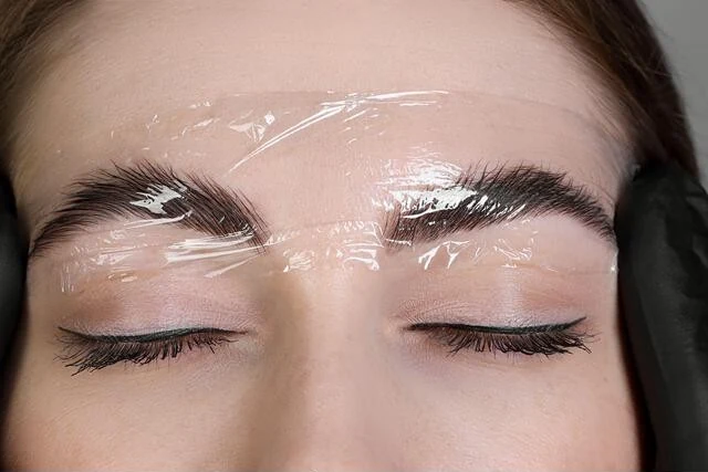Brow lamination, lift and tint course