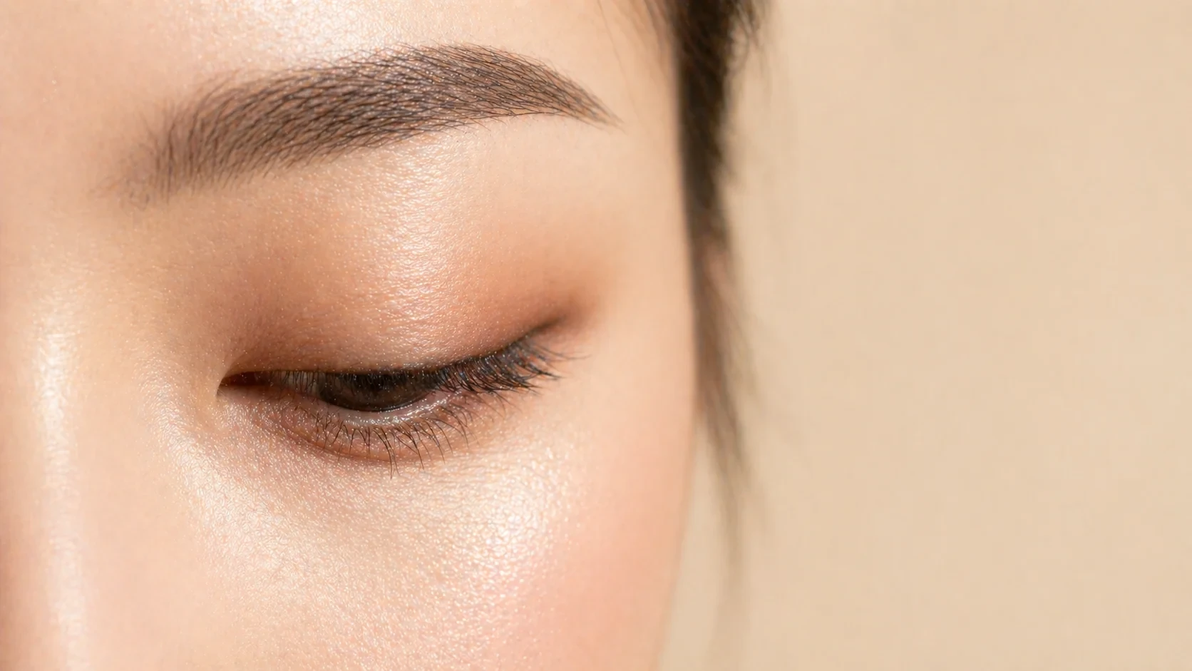 Lower lash-line enhancement