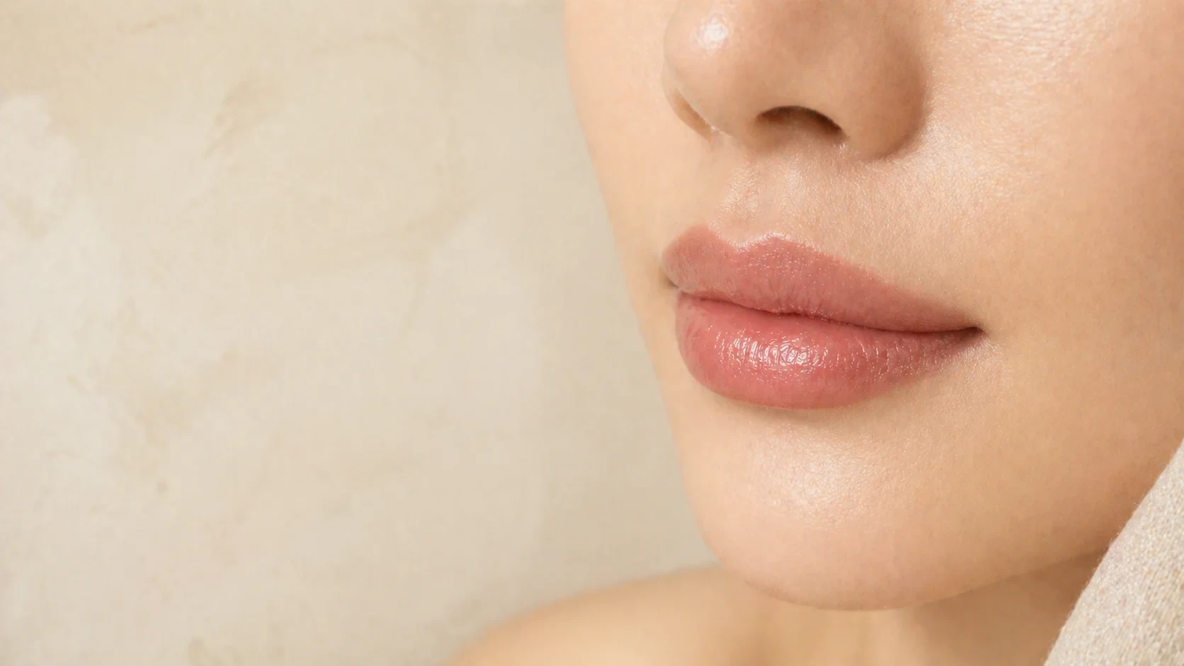 Close-up lip line definition
